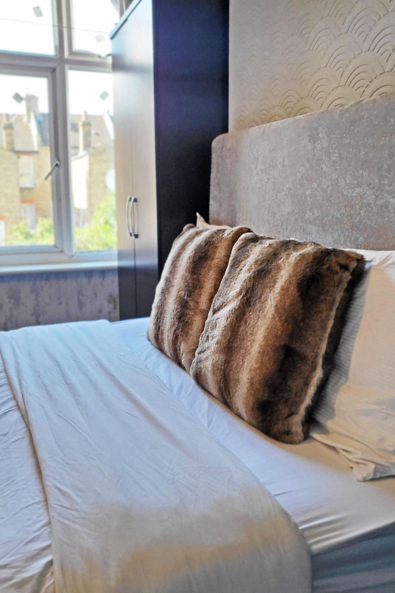 Spacious Room Londra Exterior foto